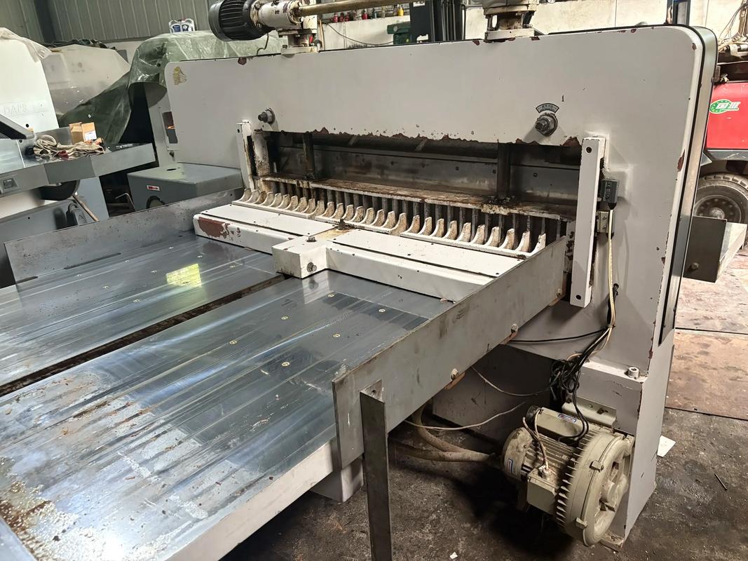 戴氏1300C数显机械切纸机 高效精准的纸张处理解决方案